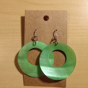 Vintage 80s 90s Sea Green Round Mother Of Pearl Dangle Drop Earrings